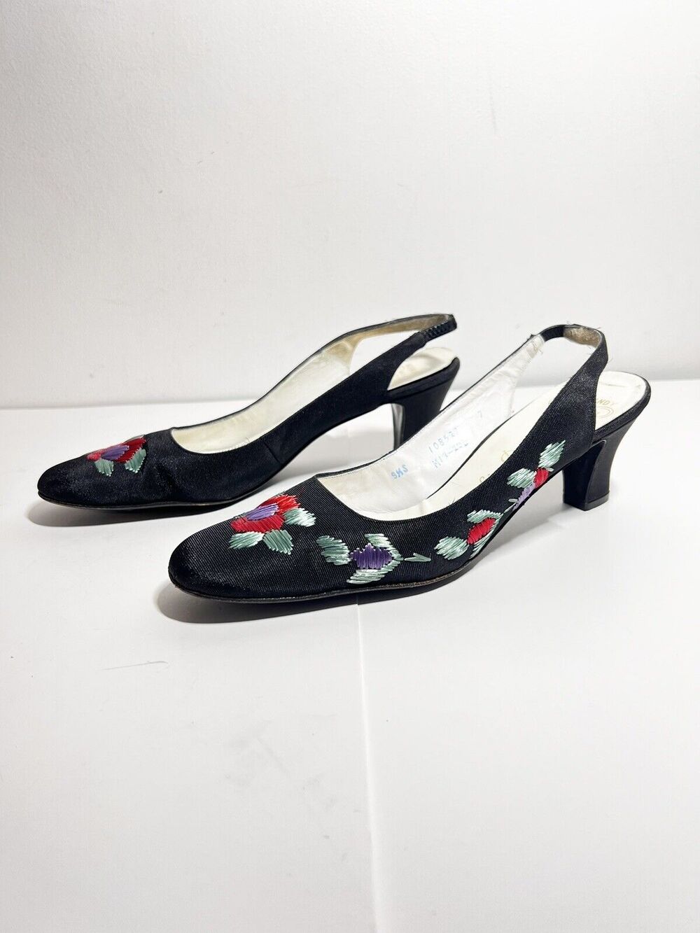 VTG DeLiso Debs EUC Black Embroidered 2.5" Slingback Heel Shoe 9.5 S Vintage